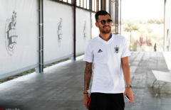 �ز�������21����������ɭ���Ѿ�����������ǩ��15���� 